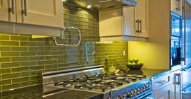 Стеклянное панно / универсальная стеклянная плитка бренда Belitdecor (Беларусь)
